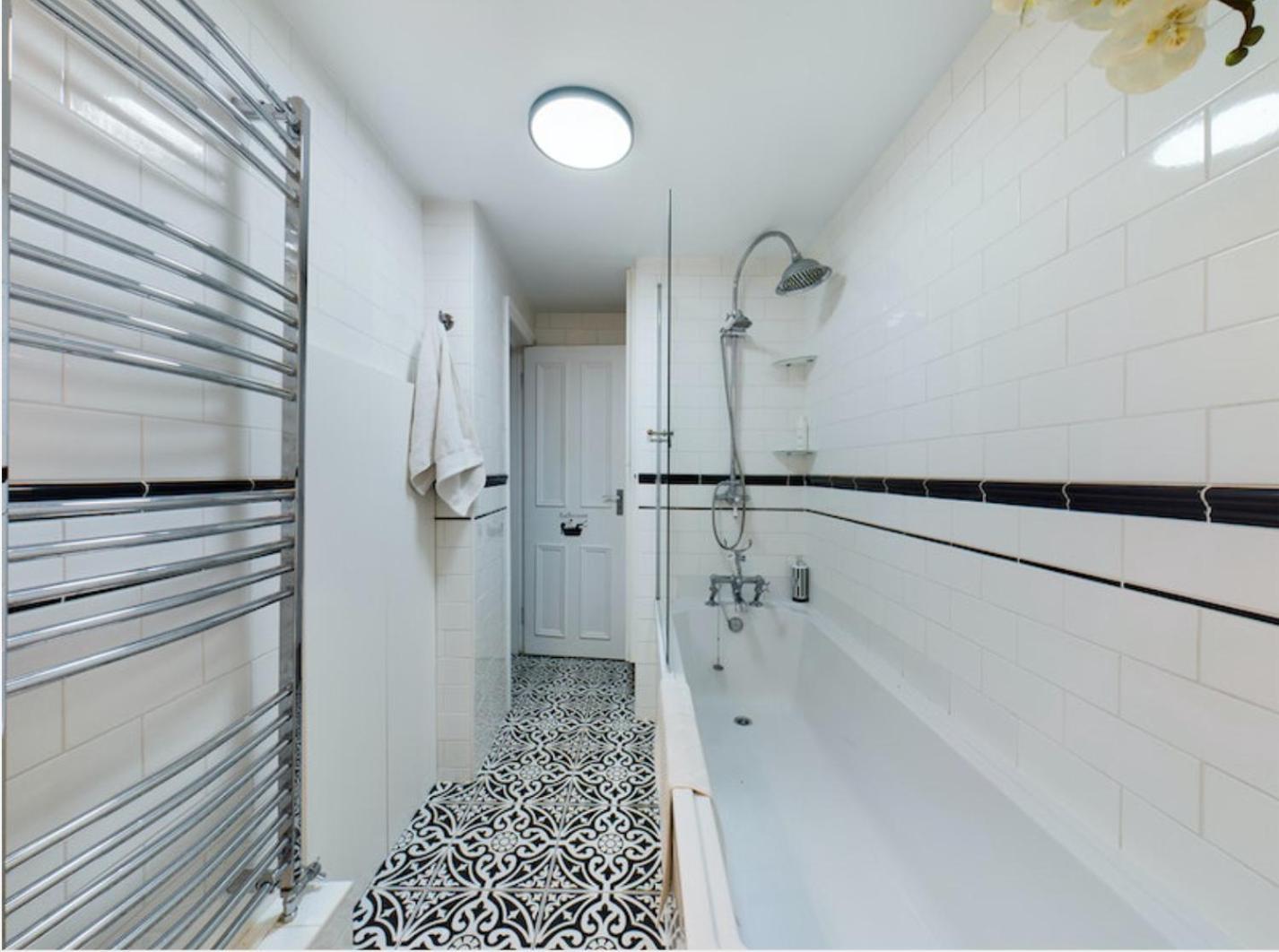 The Clapham With Private Patio Apartment *